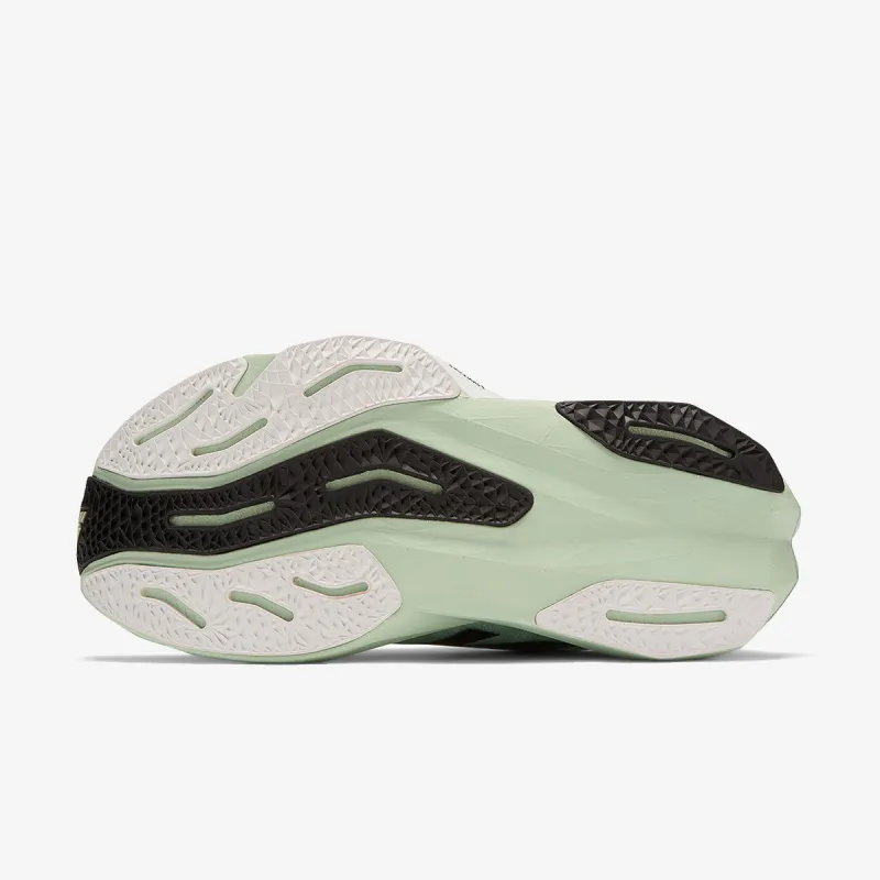 New Balance W FC Rebel 