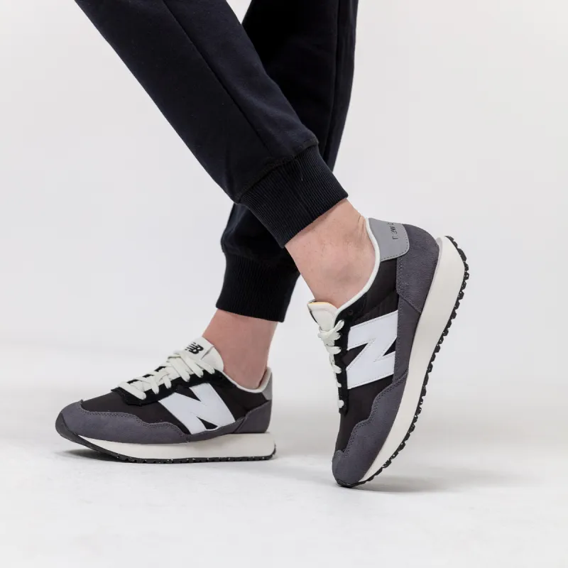 New Balance 327 