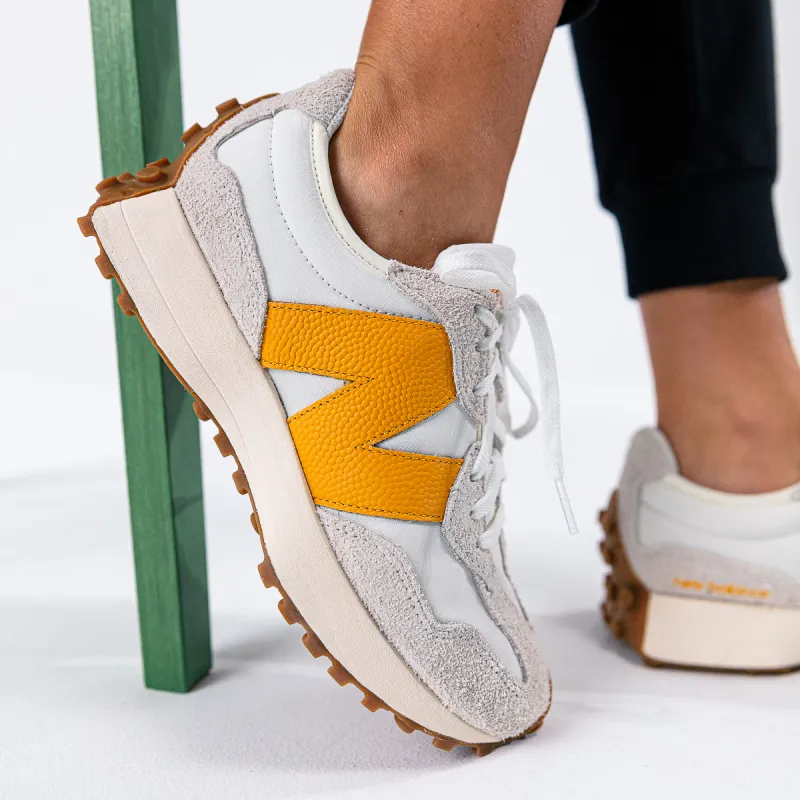 New Balance 327 