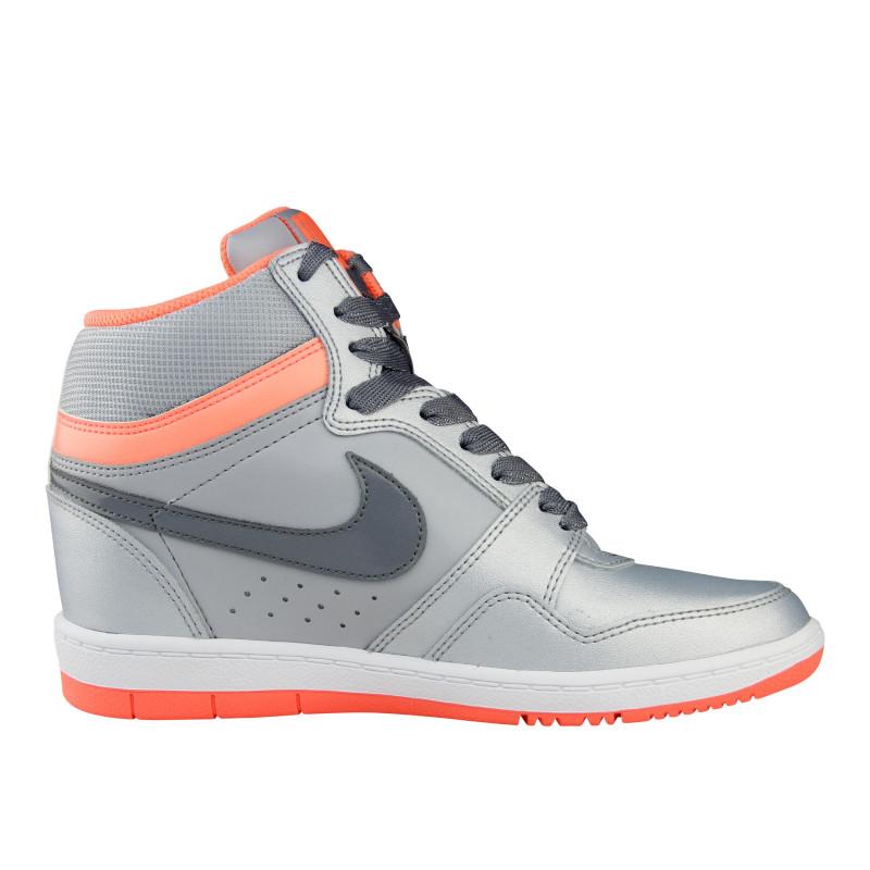 wmns nike force sky high