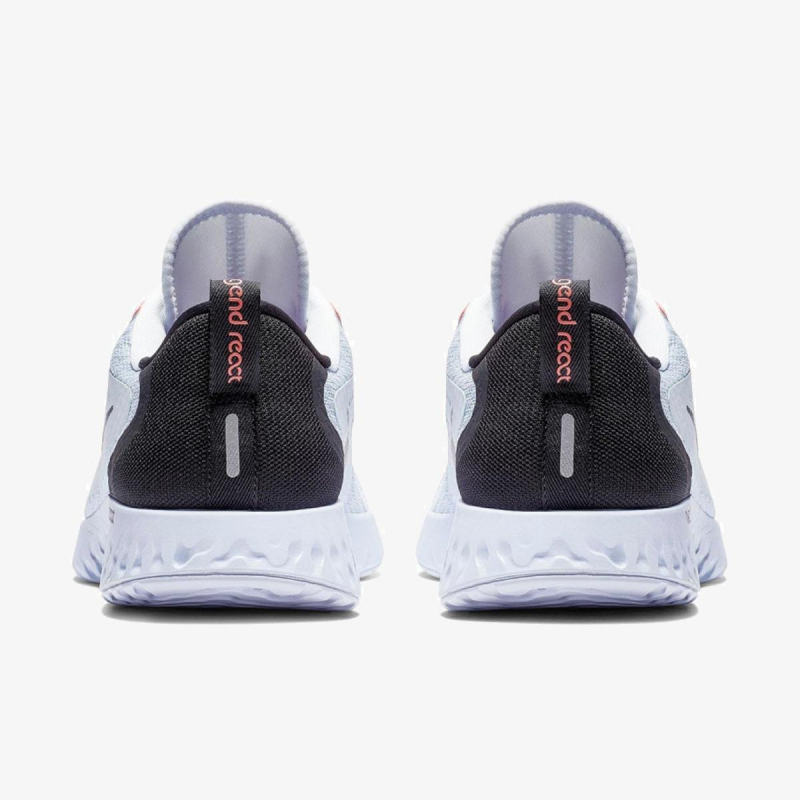 wmns nike legend react