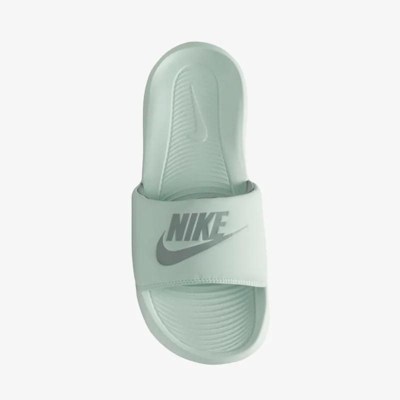 Nike Victori One 